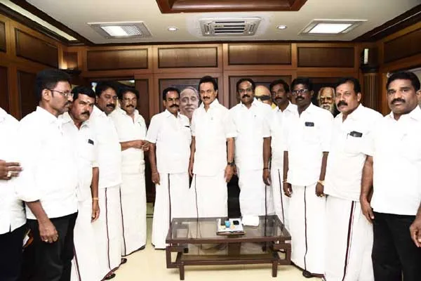 ammk-dmk